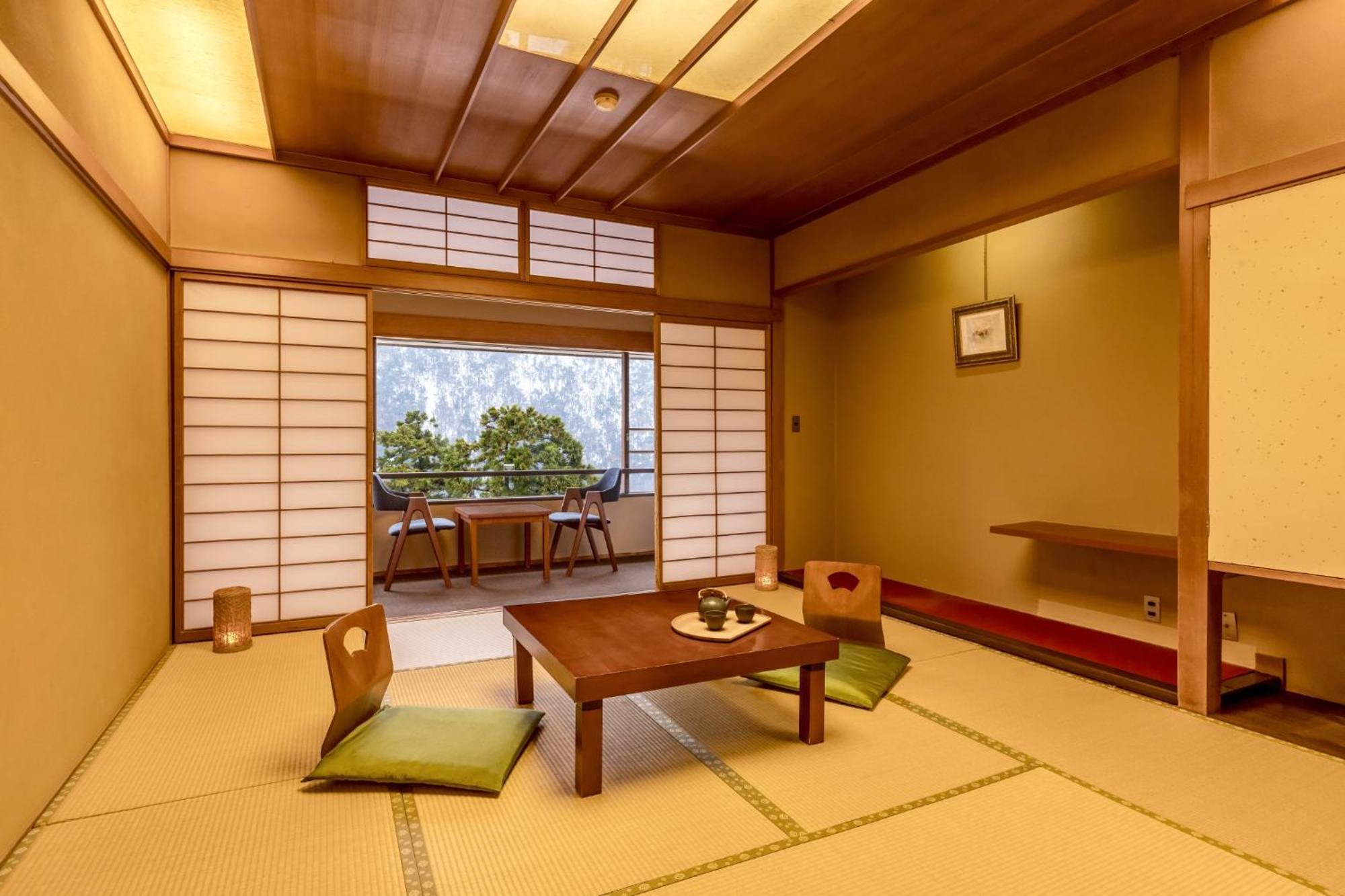 Ooedo Onsen Monogatari Premium Yamanaka Grand Ryokan 3*